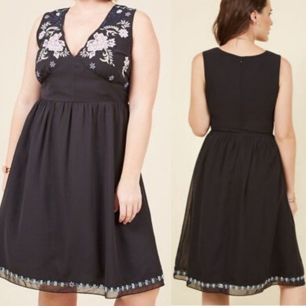 NWOT Modcloth Geode embroidered sleeveless dress